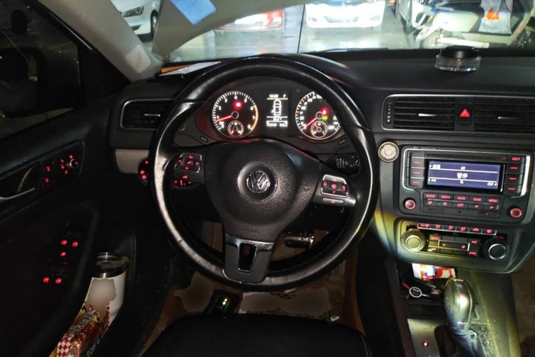 Used Volkswagen Sagitar 2014 1.4TSI Automatic Luxury Model Steering Wheel