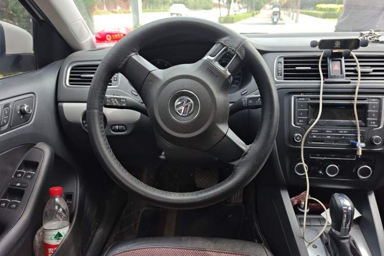 Used Volkswagen Sagitar 2014 1.6L Automatic Comfort Model Steering Wheel