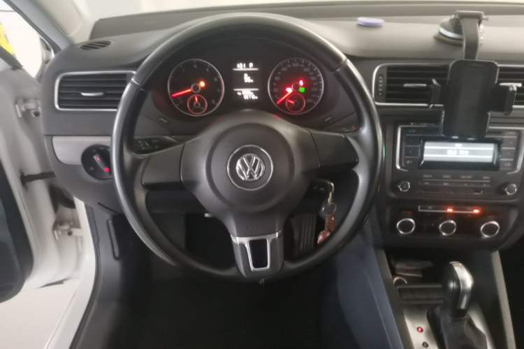 Used Volkswagen Sagitar 2014 Revised Version 1.4TSI Automatic Fashion Edition Steering Wheel