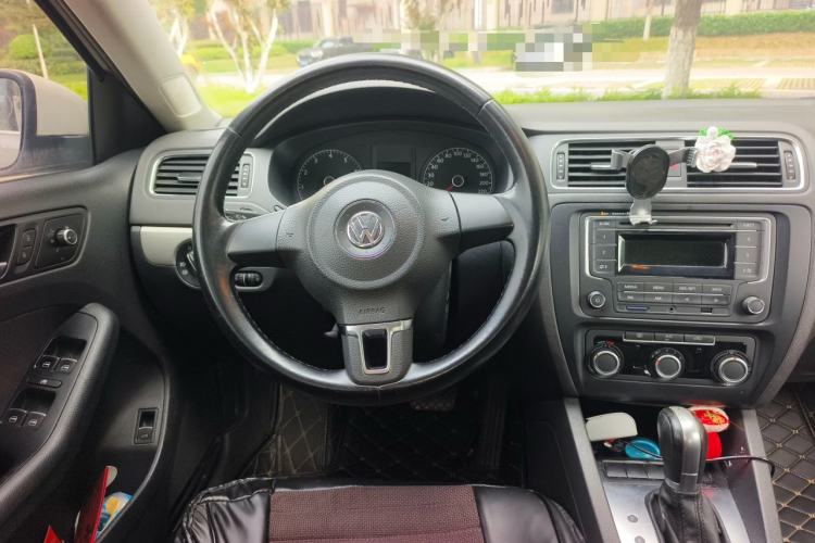 Used Volkswagen Sagitar 2014 Revised Version 1.6L Automatic Leading Edition Steering Wheel