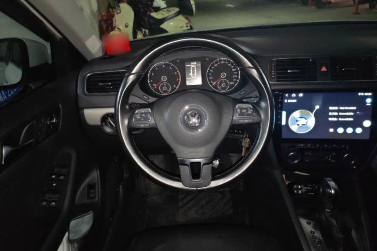 Used Volkswagen Sagitar 2014 1.4TSI Automatic Luxury Model Steering Wheel