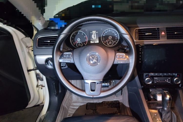 Used Volkswagen Sagitar 2014 1.4TSI Automatic Luxury Model Steering Wheel