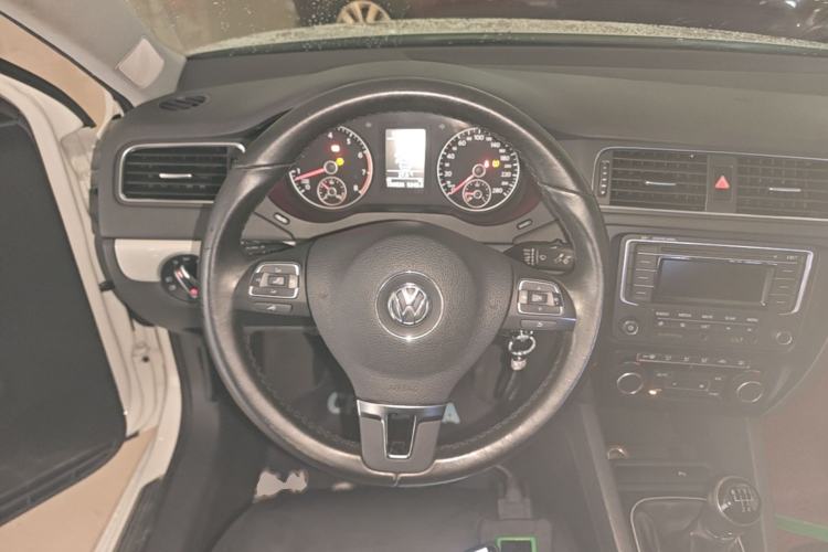 Used Volkswagen Sagitar 2014 Revised Version 1.4TSI Manual Luxury Edition Steering Wheel