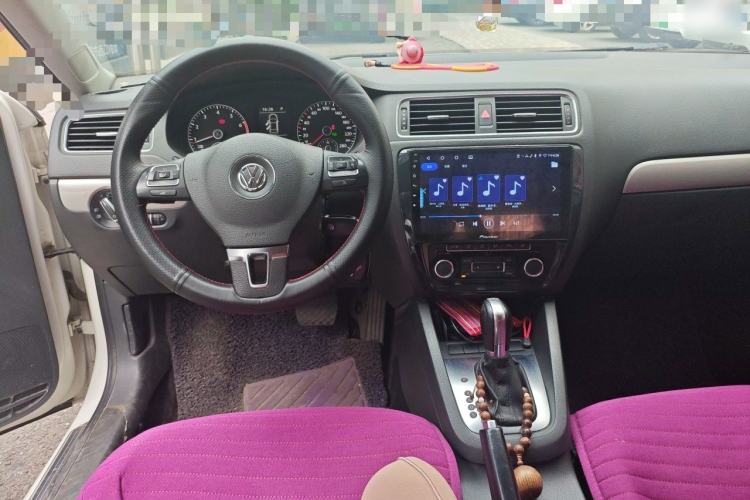 Used Volkswagen Sagitar 2014 Revised Version 1.4TSI Automatic Luxury Edition Steering Wheel