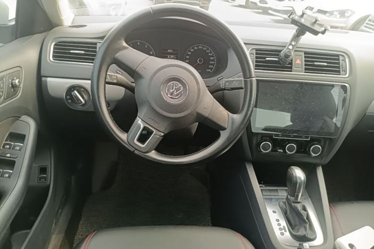 Used Volkswagen Sagitar 2014 Revised Version 1.6L Automatic Leading Edition Steering Wheel