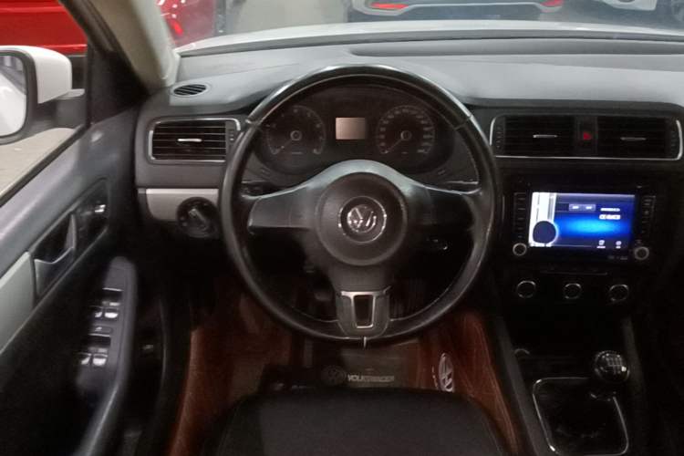 Used Volkswagen Sagitar 2014 Revised Version 1.6L Manual Comfort Edition Steering Wheel