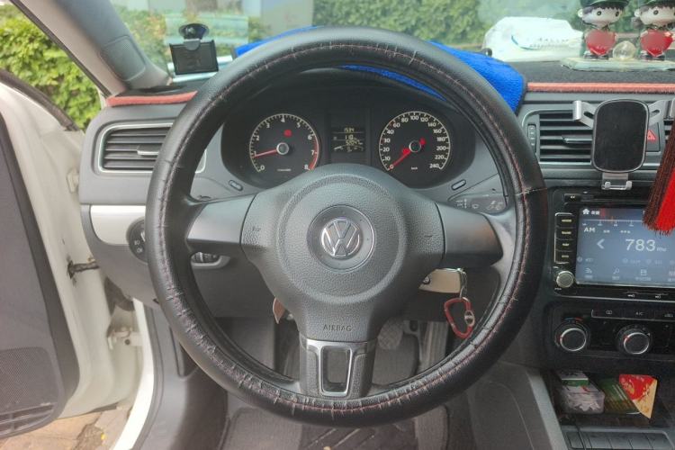 Used Volkswagen Sagitar 2014 Revised Version 1.6L Manual Comfort Edition Steering Wheel