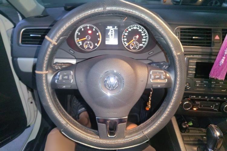 Used Volkswagen Sagitar 2014 Revised Version 1.4TSI Automatic Luxury Edition Steering Wheel
