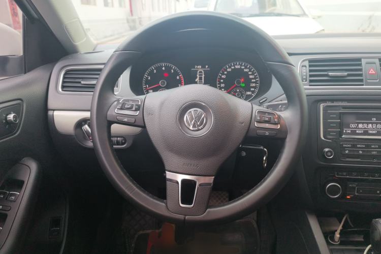 Used Volkswagen Sagitar 2014 1.4TSI Automatic Luxury Model Steering Wheel