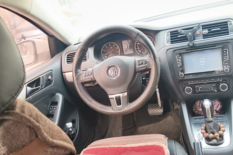 Used Volkswagen Sagitar 2014 1.4TSI Automatic Luxury Model Steering Wheel