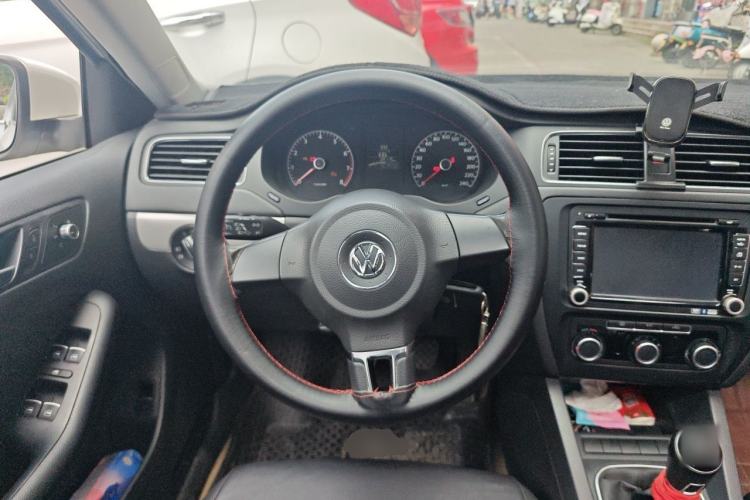 Used Volkswagen Sagitar 2014 Revised Version 1.6L Manual Comfort Edition Steering Wheel