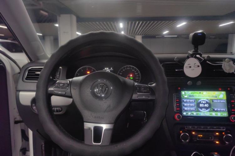 Used Volkswagen Sagitar 2014 Revised Version 1.4TSI Automatic Luxury Edition Steering Wheel
