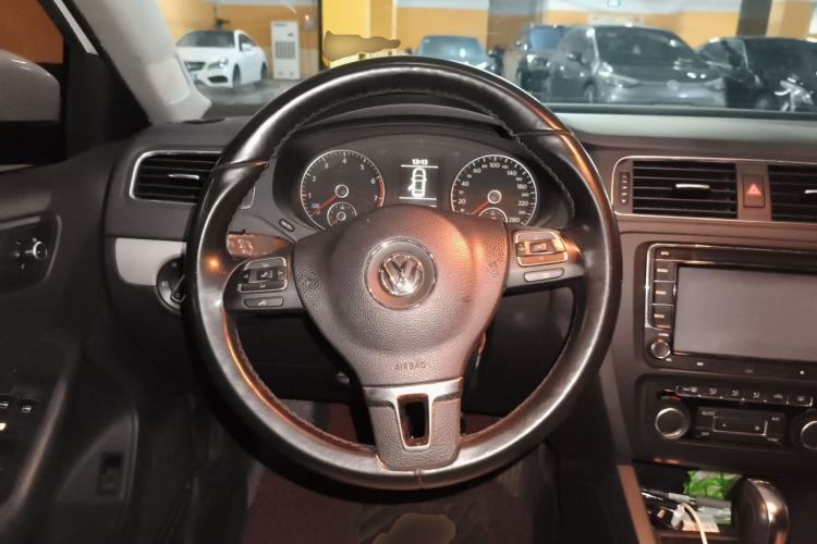 Used Volkswagen Sagitar 2014 1.4TSI Automatic Luxury Model Steering Wheel