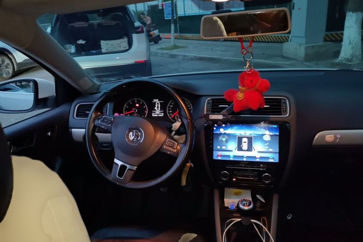Used Volkswagen Sagitar 2014 Revised Version 1.4TSI Manual Luxury Edition Steering Wheel