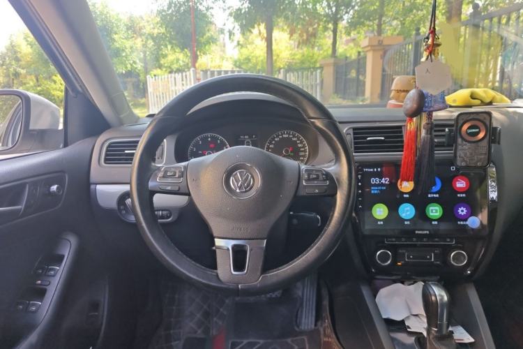 Used Volkswagen Sagitar 2014 1.4TSI Automatic Luxury Model Steering Wheel