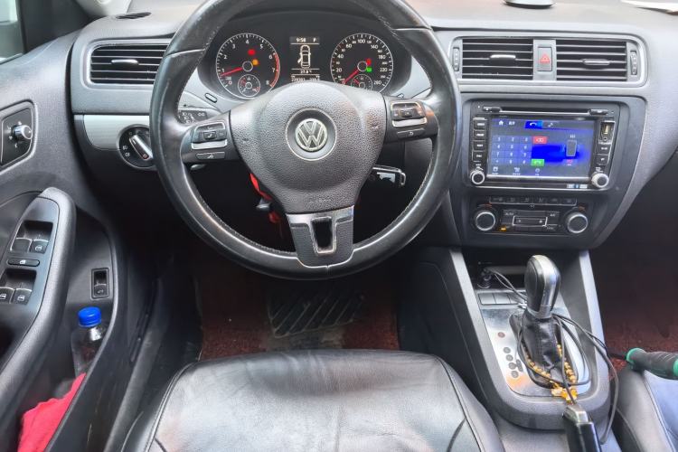 Used Volkswagen Sagitar 2014 1.4TSI Automatic Luxury Model Steering Wheel