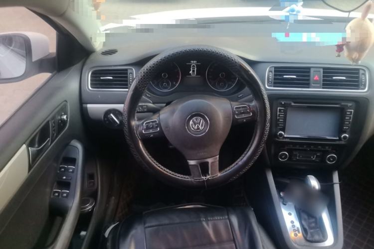 Used Volkswagen Sagitar 2014 1.4TSI Automatic Luxury Model Steering Wheel