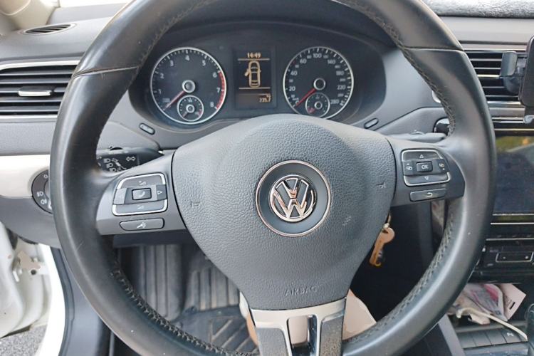 Used Volkswagen Sagitar 2014 1.4TSI Automatic Luxury Model Steering Wheel