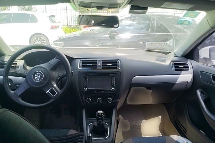Used Volkswagen Sagitar 2014 Revised Version 1.6L Manual Comfort Edition Steering Wheel