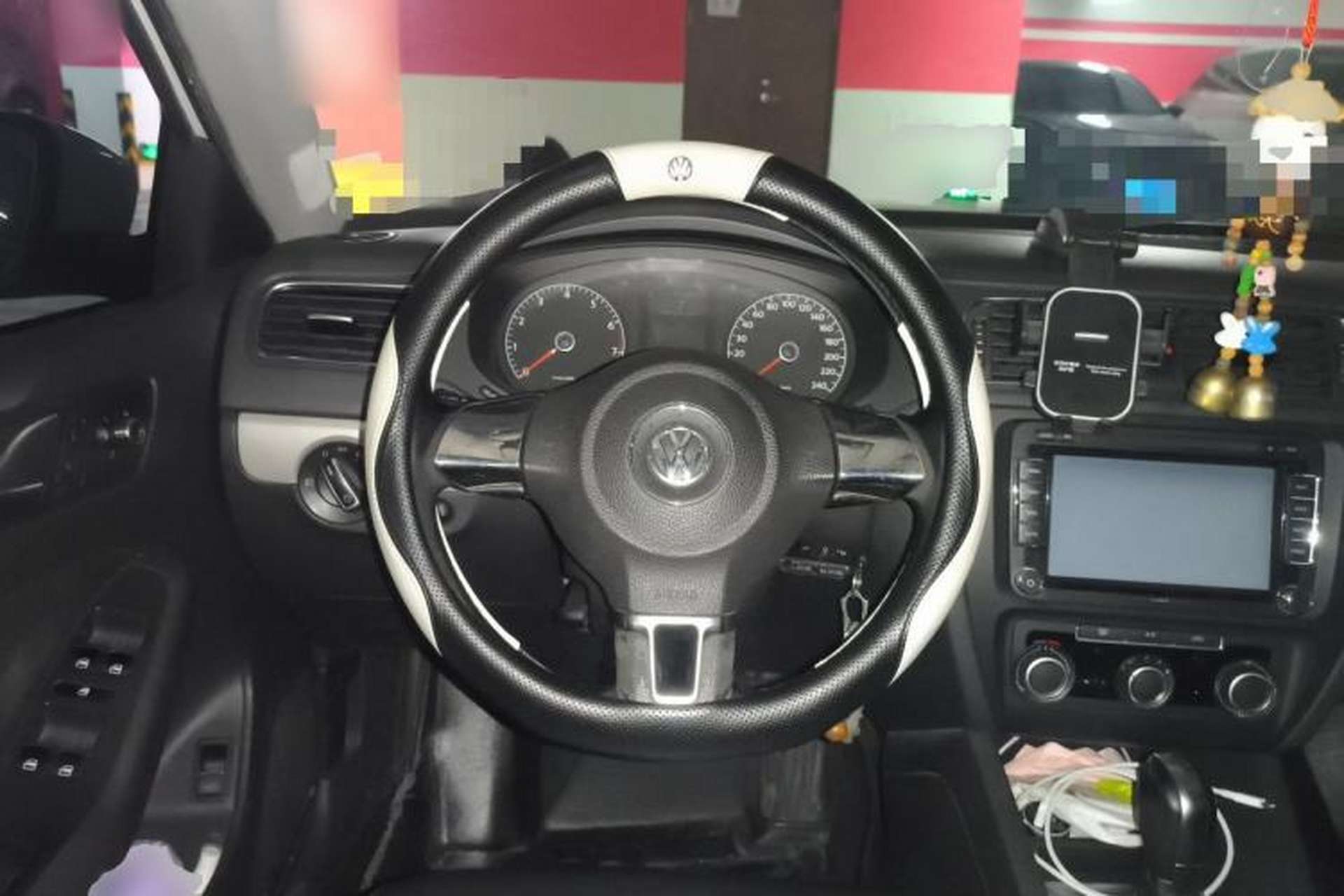Used Volkswagen Sagitar 2014 1.6L Automatic Comfort Model Steering Wheel