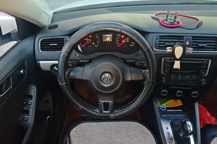 Used Volkswagen Sagitar 2014 Revised Version 1.6L Automatic Fashionable Style Steering Wheel