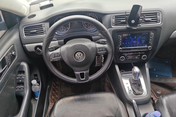Used Volkswagen Sagitar 2014 1.4TSI Automatic Luxury Model Steering Wheel