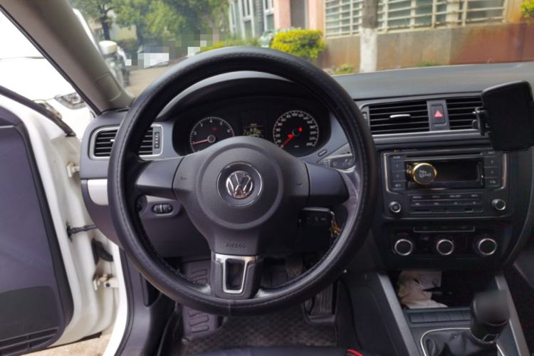 Used Volkswagen Sagitar 2014 Revised Version 1.6L Manual Leading Edition Steering Wheel