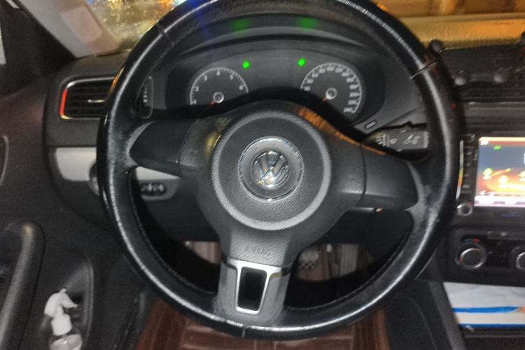 Used Volkswagen Sagitar 2014 1.6L Automatic Comfort Model Steering Wheel