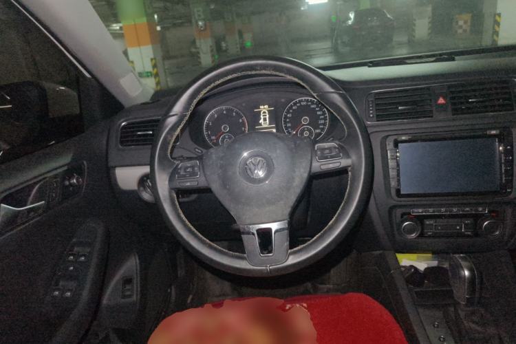 Used Volkswagen Sagitar 2014 Revised Version 1.4TSI Automatic Luxury Edition Steering Wheel