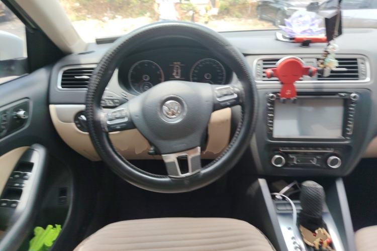 Used Volkswagen Sagitar 2014 Revised Version 1.4TSI Automatic Luxury Edition Steering Wheel