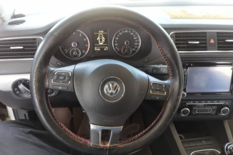 Used Volkswagen Sagitar 2014 Revised Version 1.4TSI Manual Luxury Edition Steering Wheel