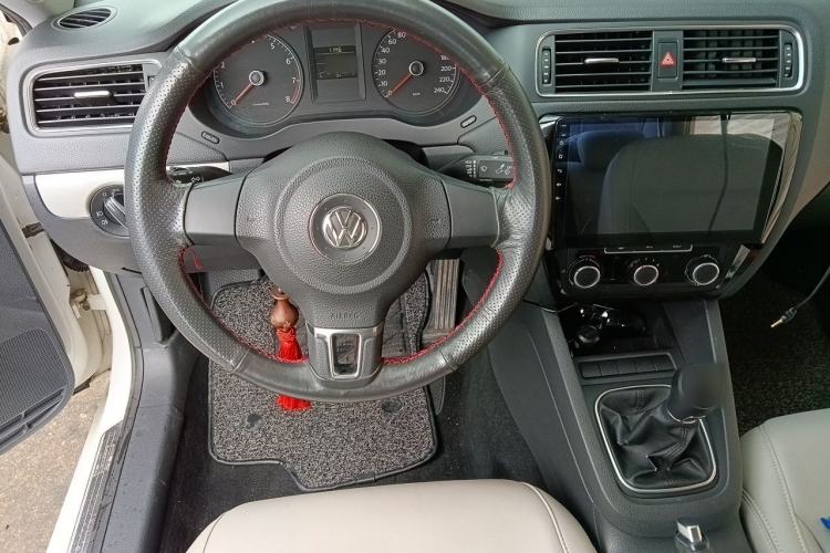 Used Volkswagen Sagitar 2014 Revised Version 1.6L Manual Comfort Edition Steering Wheel