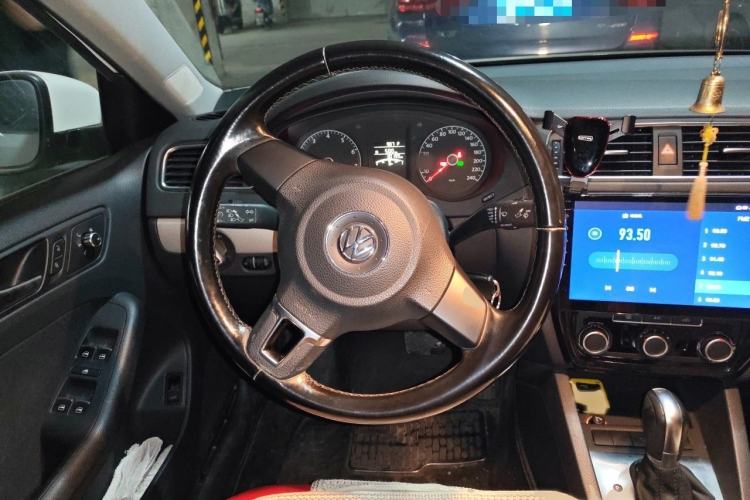 Used Volkswagen Sagitar 2014 Revised Version 1.6L Automatic Leading Edition Steering Wheel