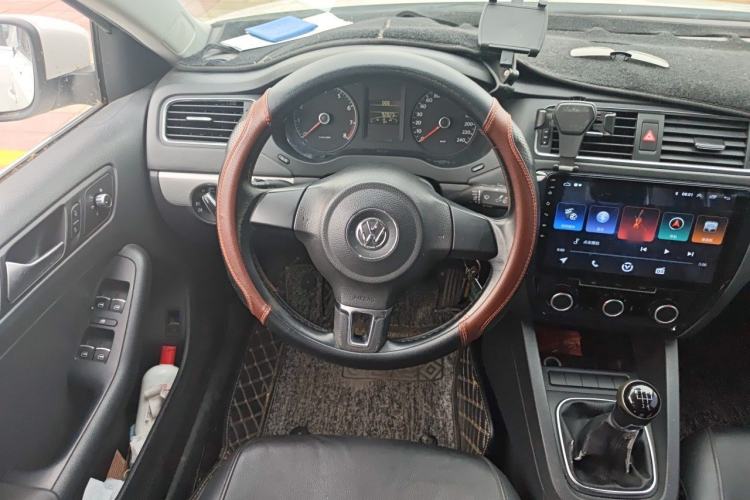 Used Volkswagen Sagitar 2014 Revised Version 1.6L Manual Comfort Edition Steering Wheel