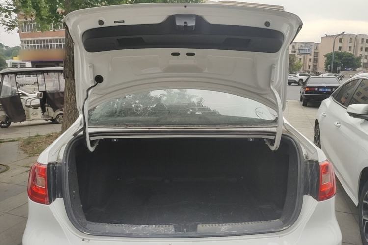 Used Volkswagen Sagitar 2014 Revised Version 1.6L Automatic Leading Edition Trunk