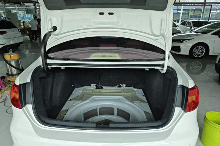Used Volkswagen Sagitar 2014 1.4TSI Automatic Luxury Model Trunk