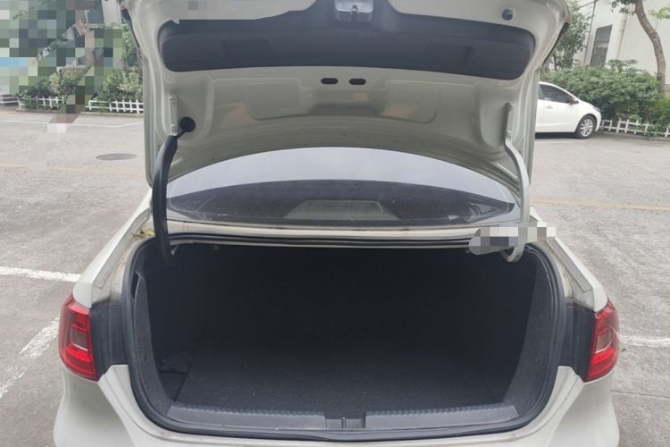Used Volkswagen Sagitar 2014 Revised Version 1.4TSI Automatic Luxury Edition Trunk