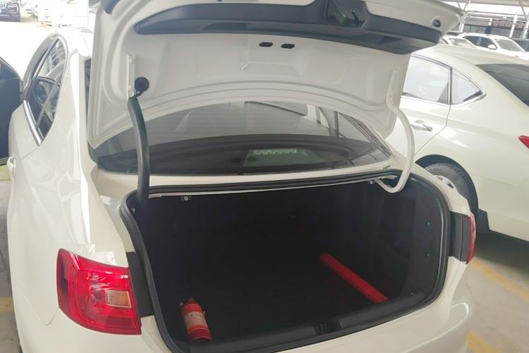 Used Volkswagen Sagitar 2014 Revised Version 1.6L Automatic Comfort Edition Trunk