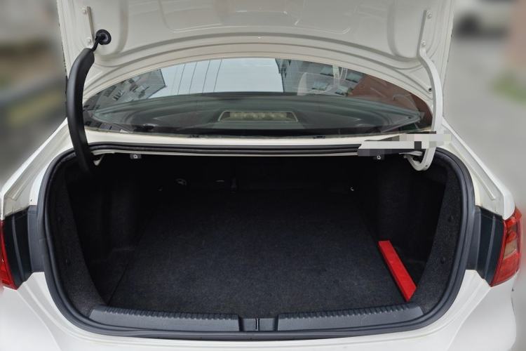 Used Volkswagen Sagitar 2014 Revised 1.4TSI BlueMotion Edition Trunk