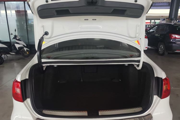 Used Volkswagen Sagitar 2014 1.6L Automatic Comfort Model Trunk