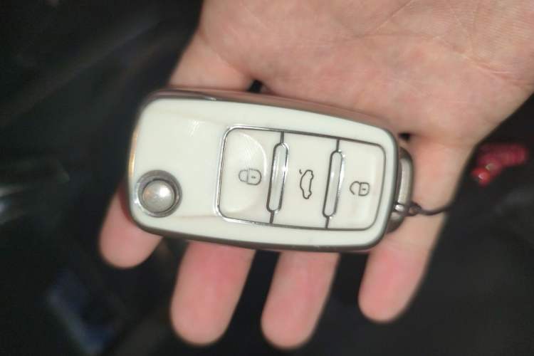 Used Volkswagen Sagitar 2014 1.6L Automatic Comfort Model Vehicle Key
