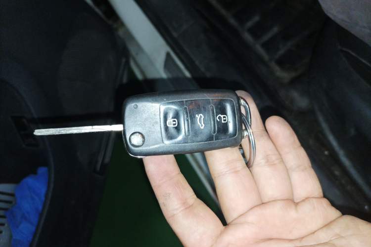 Used Volkswagen Sagitar 2014 1.6L Automatic Comfort Model Vehicle Key