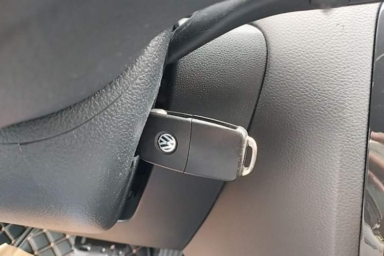 Used Volkswagen Sagitar 2014 1.6L Automatic Comfort Model Vehicle Key