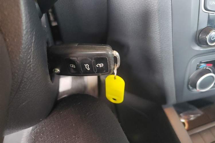 Used Volkswagen Sagitar 2014 Revised Version 1.6L Automatic Comfort Edition Vehicle Key