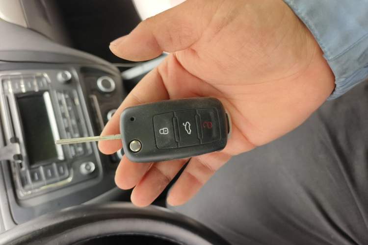 Used Volkswagen Sagitar 2014 1.6L Automatic Comfort Model Vehicle Key