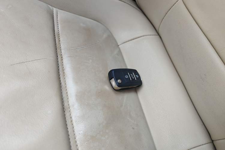 Used Volkswagen Sagitar 2014 Revised Version 1.4TSI Automatic Luxury Edition Vehicle Key