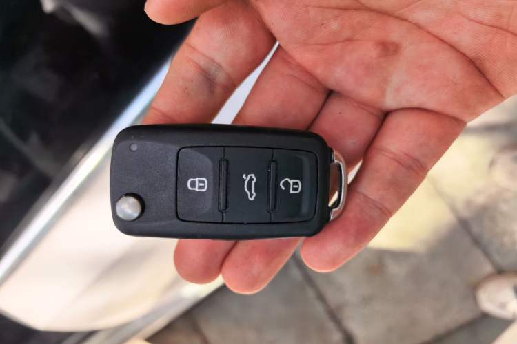 Used Volkswagen Sagitar 2014 Revised Version 1.6L Manual Comfort Edition Vehicle Key