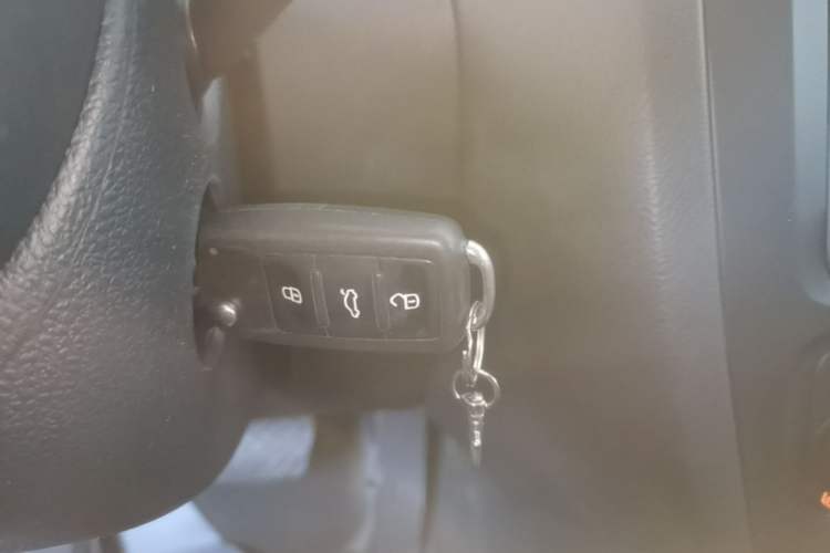 Used Volkswagen Sagitar 2014 Revised Version 1.4TSI Automatic Luxury Edition Vehicle Key