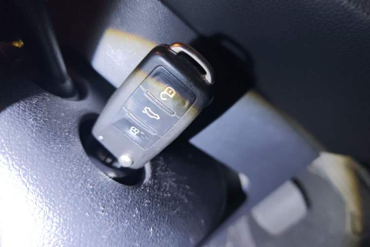 Used Volkswagen Sagitar 2014 Revised Version 1.6L Automatic Comfort Edition Vehicle Key