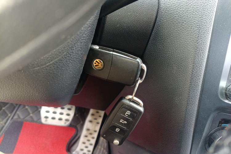 Used Volkswagen Sagitar 2014 Revised Version 1.4TSI Automatic Luxury Edition Vehicle Key